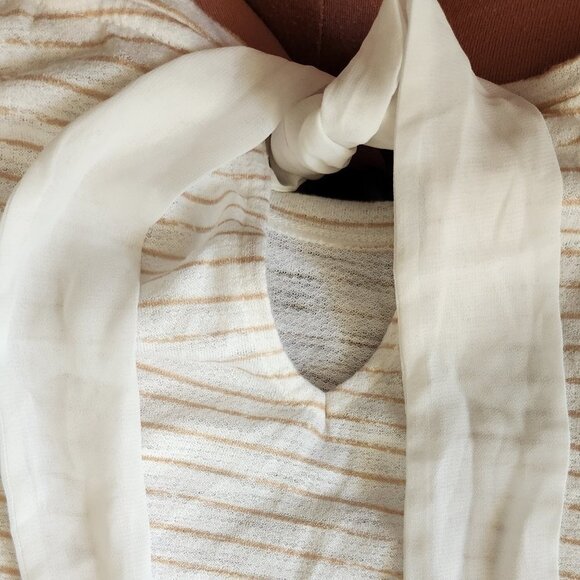Lauren Conrad Top White Gold Stripe Rayon Stretch Knit Lace Trim || Med EUC - Picture 11 of 15